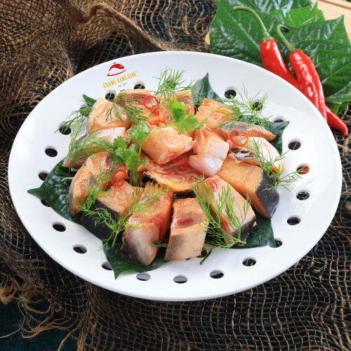 Đầu cá Hô tiến vua hấp lá lốt (1/4 đầu)